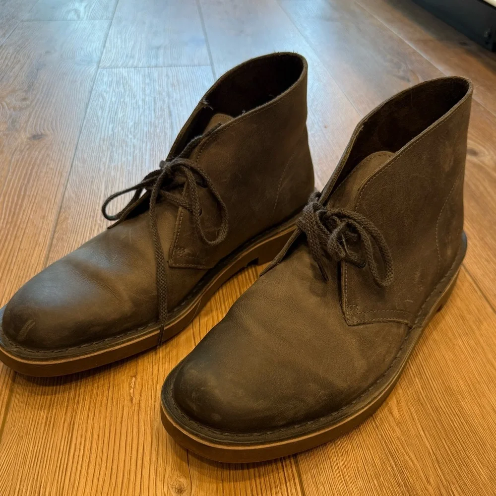 Clarks Men’s Desert Chukka Boot Size 11 Black/Grey Color